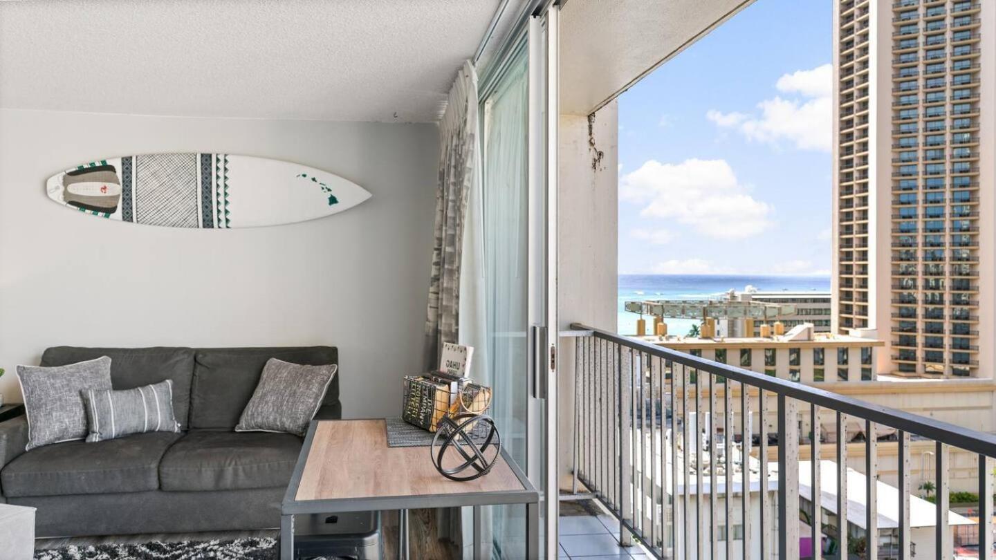 Pacific Monarch Aparthotel Хонолулу Екстериор снимка